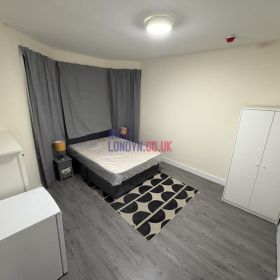 Nowoczesne pokoje do wynajęcia z łazienką Thornton Heath